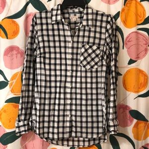 Women’s long sleeve button up